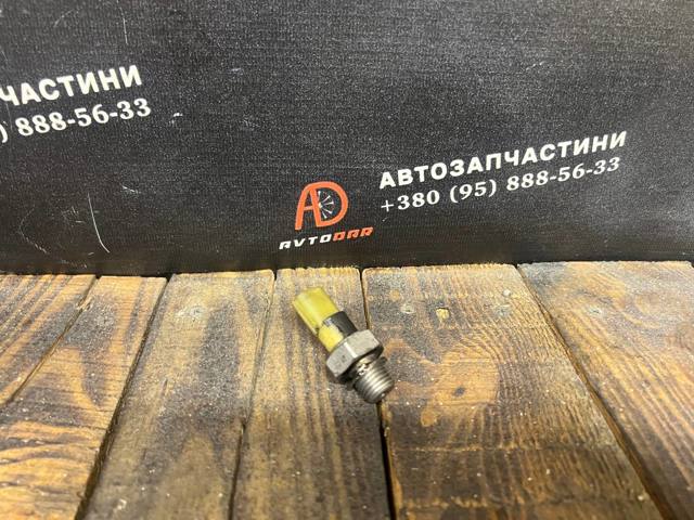 8200671272 RENAULT Sensor de presión de aceite  en stock Gandía