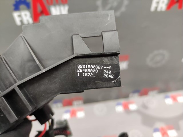 8201590627 RENAULT Conmutador en la columna de dirección, parte central  disponible Vigo