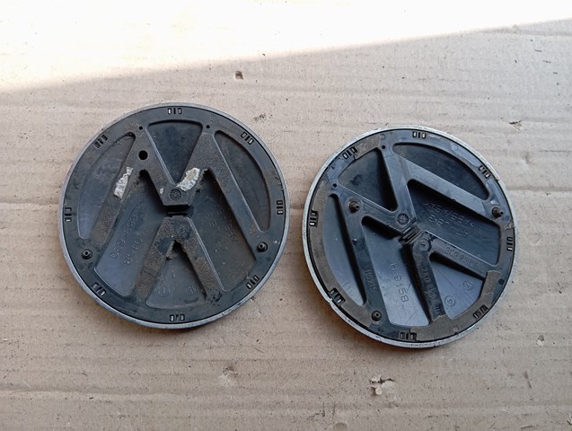 3C9853630 VAG Emblema de tapa de maletero  disponible Vigo