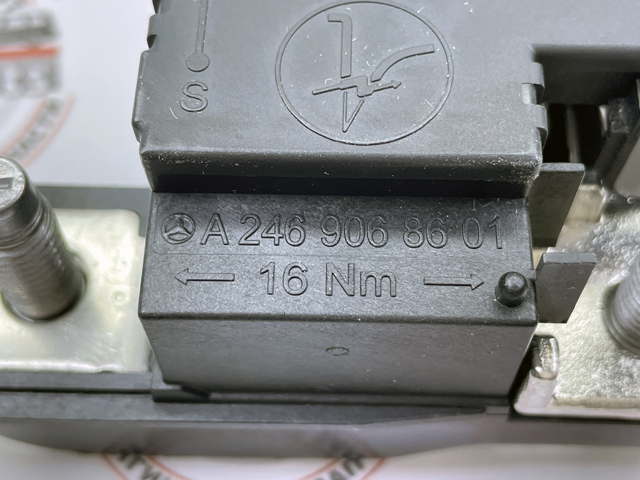 A2469068601 MERCEDES Suspension Original OEM Terminal Bateria  en stock Gandía