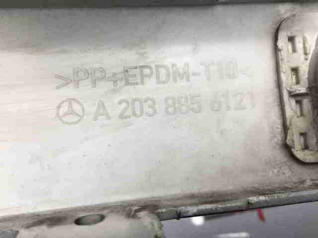 Moldura de parachoques delantero izquierdo A2038856121 Mercedes