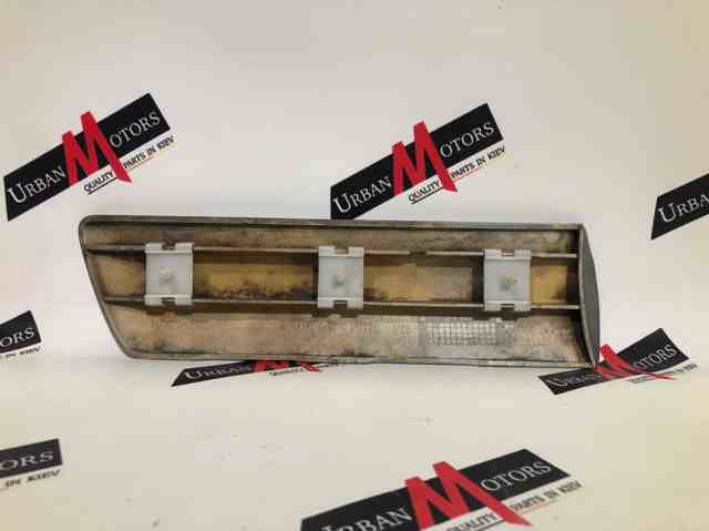 Moldura de guardabarro delantero derecho A2106901462 Mercedes