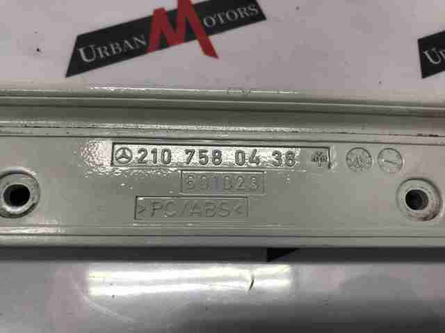 Cubierta, piloto de matrícula A2107580438 Mercedes
