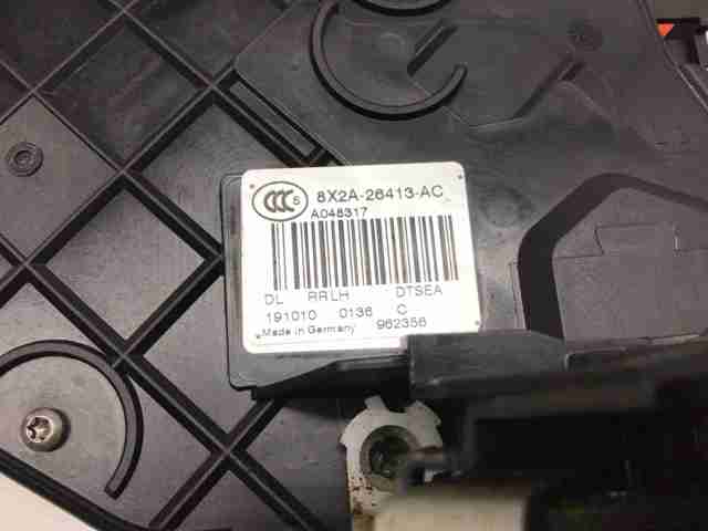 Cerradura de puerta trasera izquierda LR013892 Land Rover