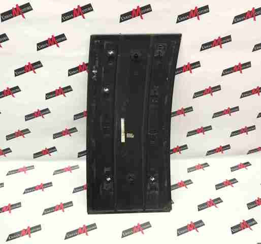 Moldura de la puerta delantera derecha LR074635 Land Rover