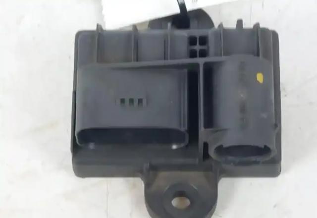 A6519002303 Relé de bujía de precalentamiento  disponible Utrera