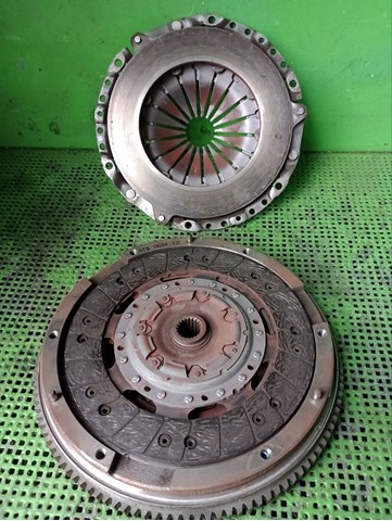 415069410 LUK Volante bimasa  en stock Gandía