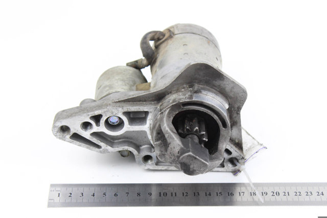 23300EE00A Motor de arranque  disponible Burgos