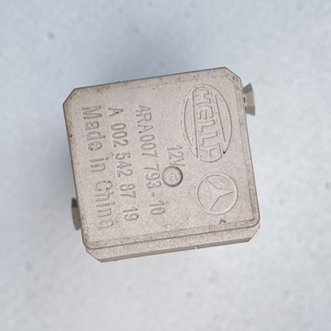 A0025428719 MERCEDES Relé de bujía de precalentamiento  comprar en Oviedo