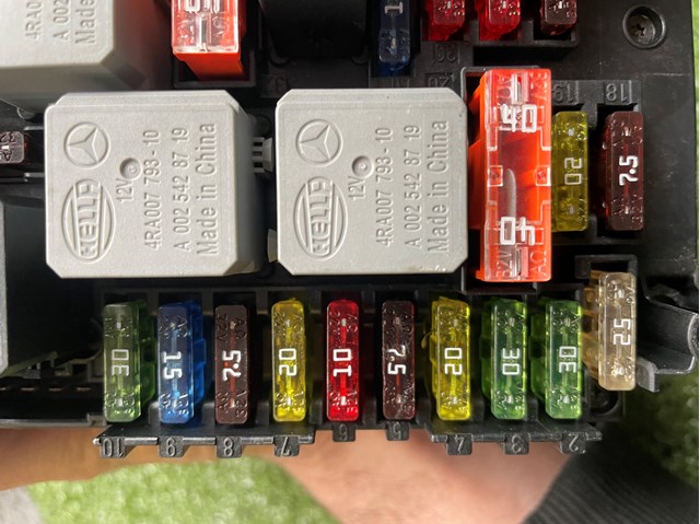 A0025428719 Relé de bujía de precalentamiento  disponible Utrera