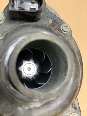 BMW 11515A05704 Bomba de agua comprar Barcelona
