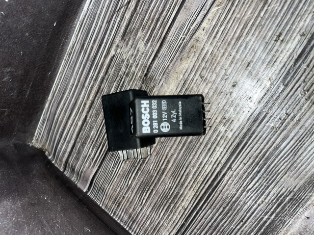 0281003032 BOSCH Relé de bujía de precalentamiento  comprar en Jaén