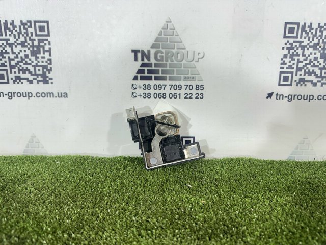 MERCEDES A2469068601 Suspension Original OEM Terminal Bateria  disponible Valladolid