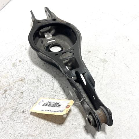 Brazo suspension (control) trasero inferior derecho 4873042060 Toyota