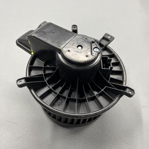 Motor eléctrico, ventilador habitáculo 68238029AA Chrysler