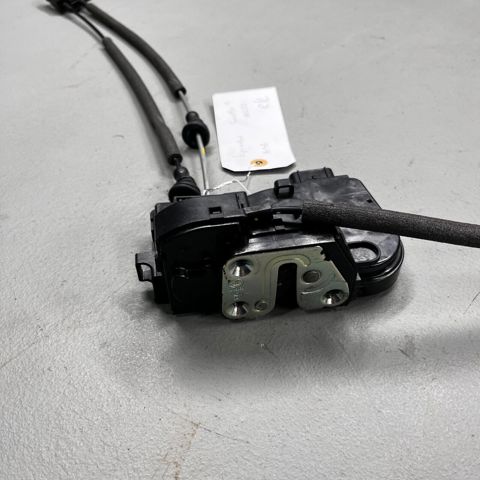 Cerradura de puerta trasera izquierda 814103S000 Hyundai/Kia