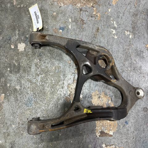 Brazo suspension (control) trasero inferior izquierdo A1643501906 Mercedes