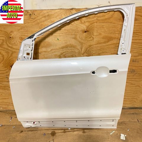 Puerta delantera izquierda CJ5Z7820125A Ford