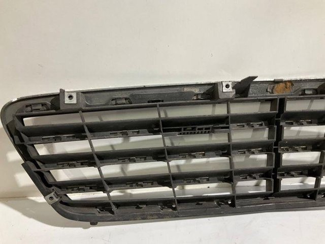 A2038800223 MERCEDES Parrilla  en stock Huelva