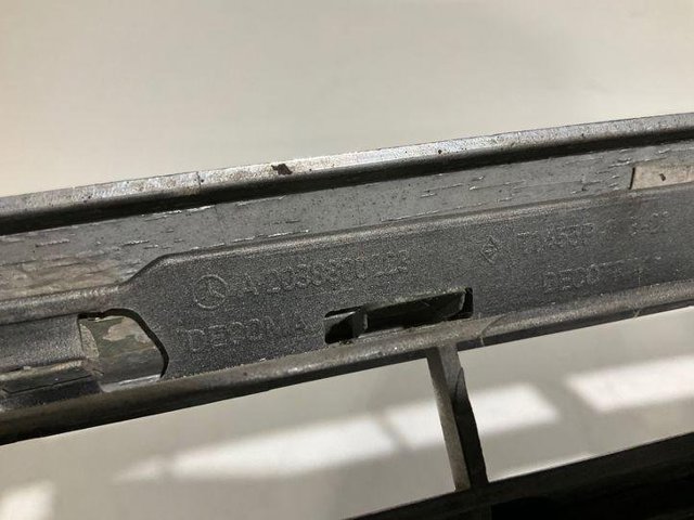 A2038800223 MERCEDES Parrilla comprar Bilbao