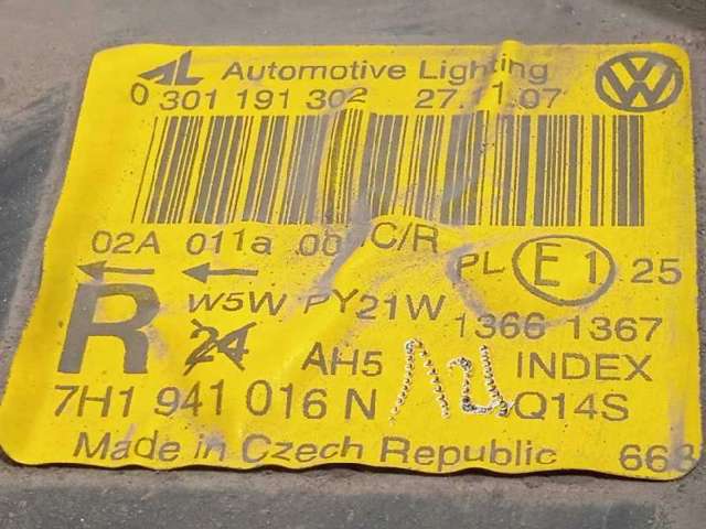 Faro delantero derecho 0301191302 VAG