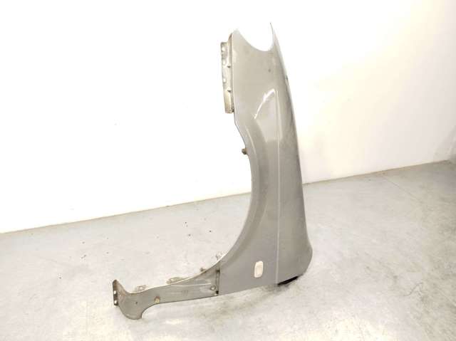 Comprar Aleta delantera izquierda KIA Carnival II GQ a bajo precio