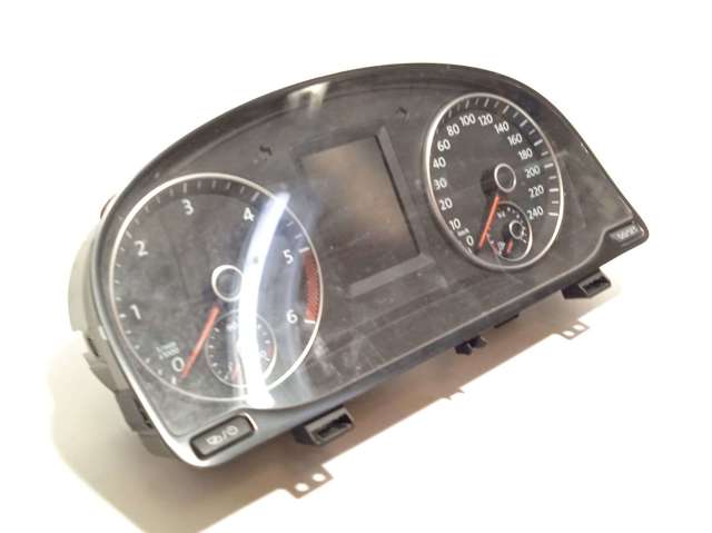 1T0920885E VAG