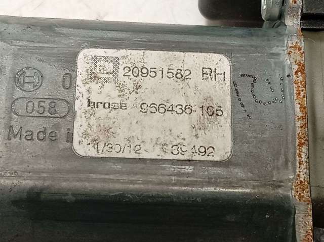 20951582 Motor del elevalunas de la puerta delantera derecha  en stock Granada