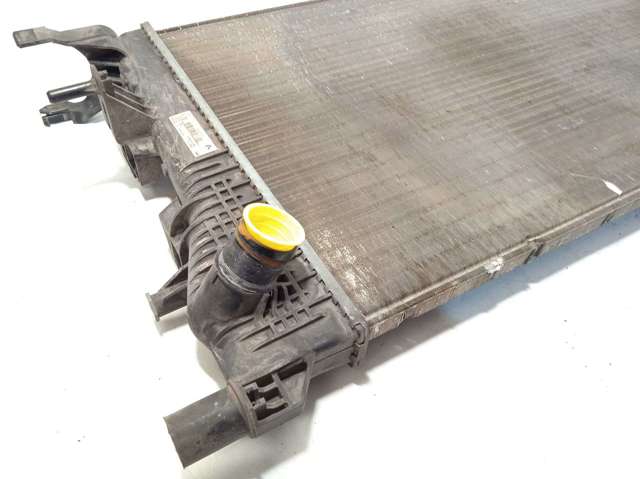RENAULT 214105150R Radiador de refrigeración del motor  disponible Valladolid
