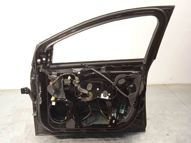 2147844 Puerta delantera derecha  en stock Granada