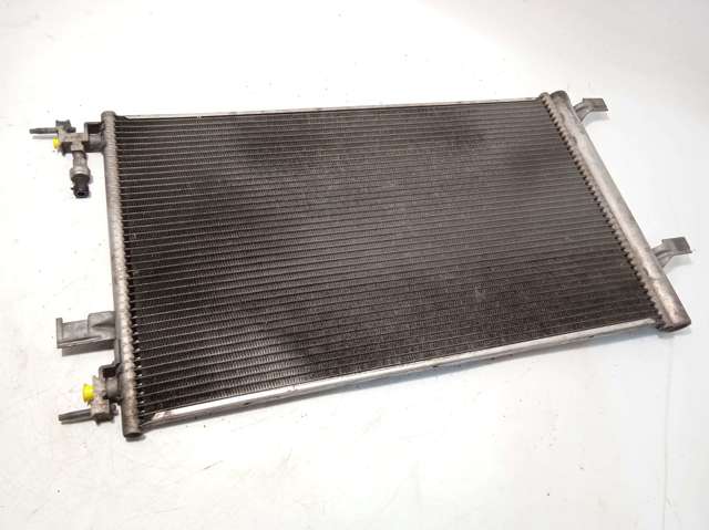 Aire acondicionado capacitor 23333680 GM