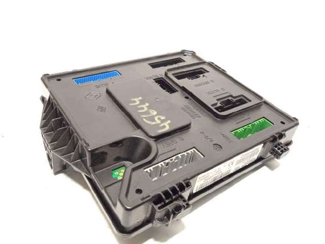 Caja de relés y fusibles Renault Megane III (2008-2016)