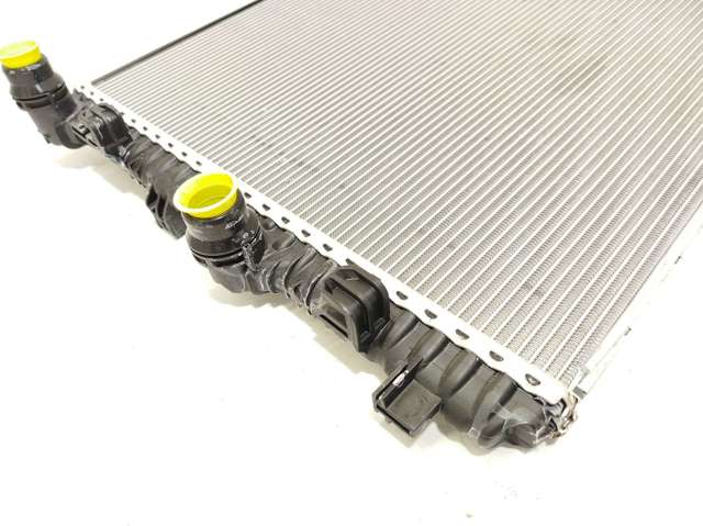 2Q0121253R Radiador de refrigeración del motor  disponible Burgos