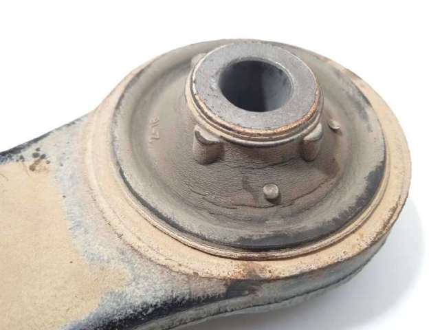 3521P3 Brazo inferior derecho de la suspensión delantera  en stock Sabadell