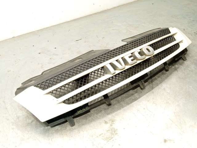 Comprar Parrilla del radiador Iveco Daily IV  a bajo precio