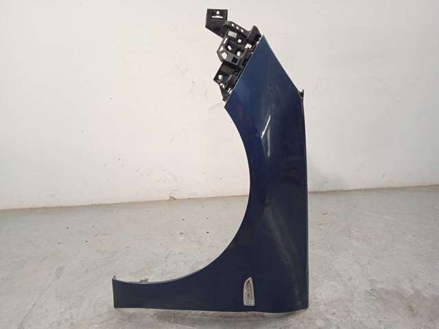 Aleta delantera izquierda 39011390 OPEL