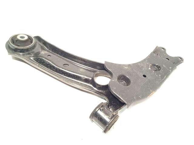 VAG 3Q0407152P Brazo inferior derecho de la suspensión delantera  comprar en Ponferrada