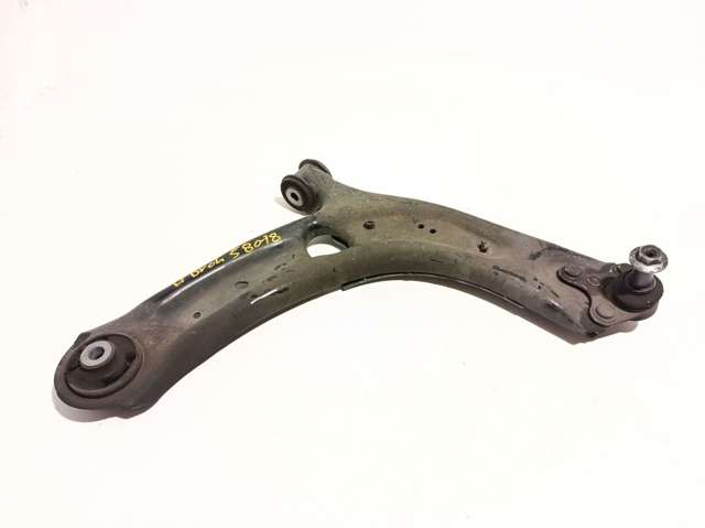 3Q0407152S Brazo inferior derecho de la suspensión delantera  disponible Utrera