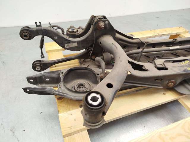 VAG 3Q0505235Q Subchasis trasero soporte motor  comprar en Ponferrada