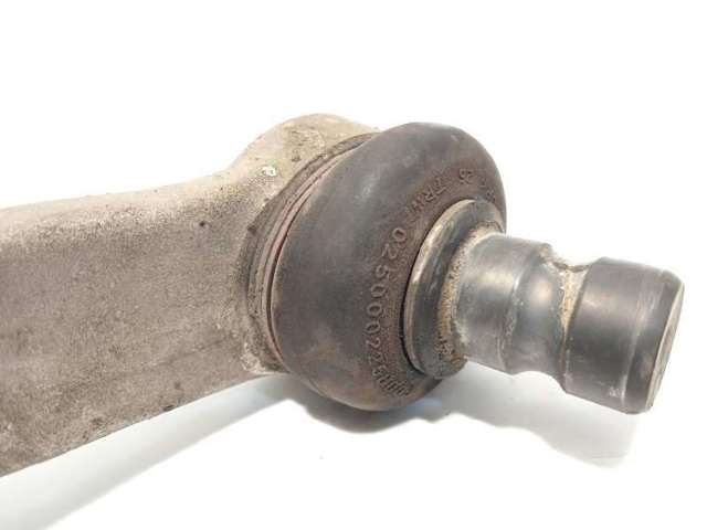 Brazo superior derecho de la suspensión delantera 4M0407510B VAG