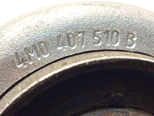 4M0407510B Brazo superior derecho de la suspensión delantera  comprar en Zaragoza