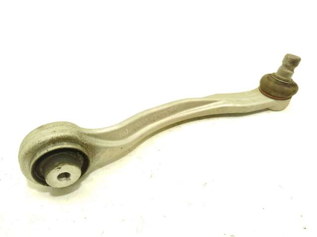 4M0407510B Brazo superior derecho de la suspensión delantera  disponible Utrera