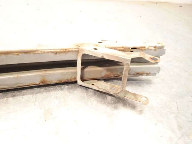 Comprar Refuerzo de parachoques delantero Toyota Corolla  E12 a bajo precio
