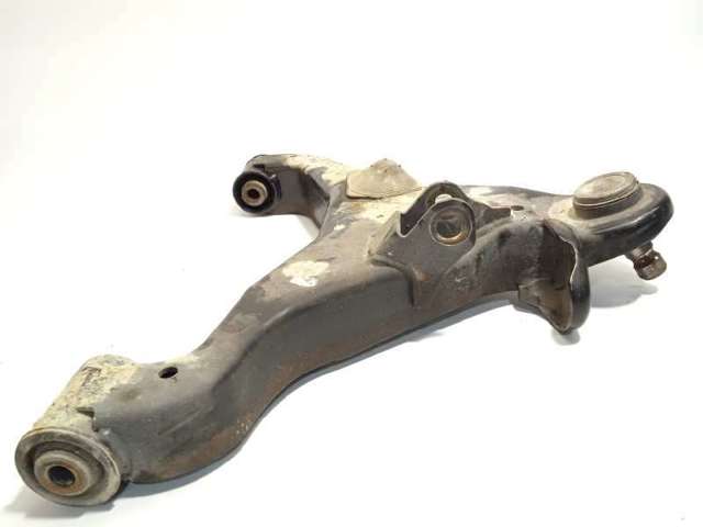 Brazo inferior izquierdo de la suspensión delantera 54501EB31A NISSAN