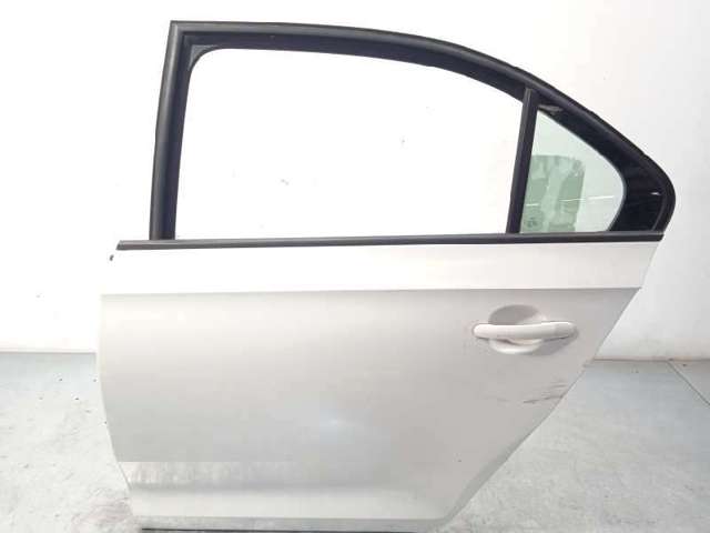 VAG 5JA833051C Puerta trasera izquierda  comprar en Ponferrada