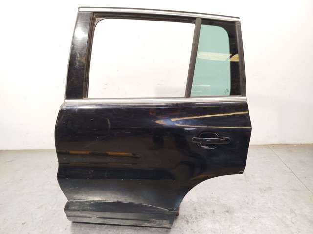 VAG 5N0833055A Puerta trasera izquierda  en stock Salamanca