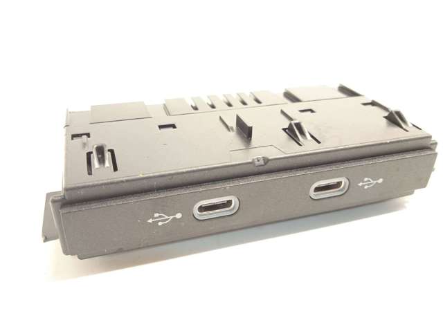 VAG 5NA035736 Concentrador USB  en stock Salamanca