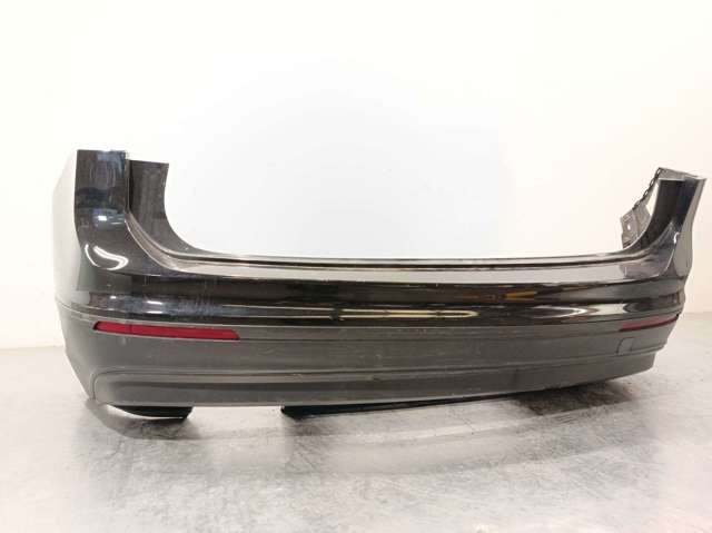 Paragolpes trasero 5NA807421GRU VAG