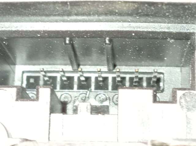 5NA839016A Cerradura de la puerta trasera derecha  en stock Castellón