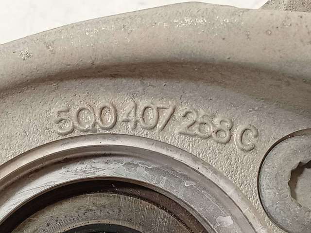 5Q0407621D VAG Cubo de rueda delantero  disponible Ourense